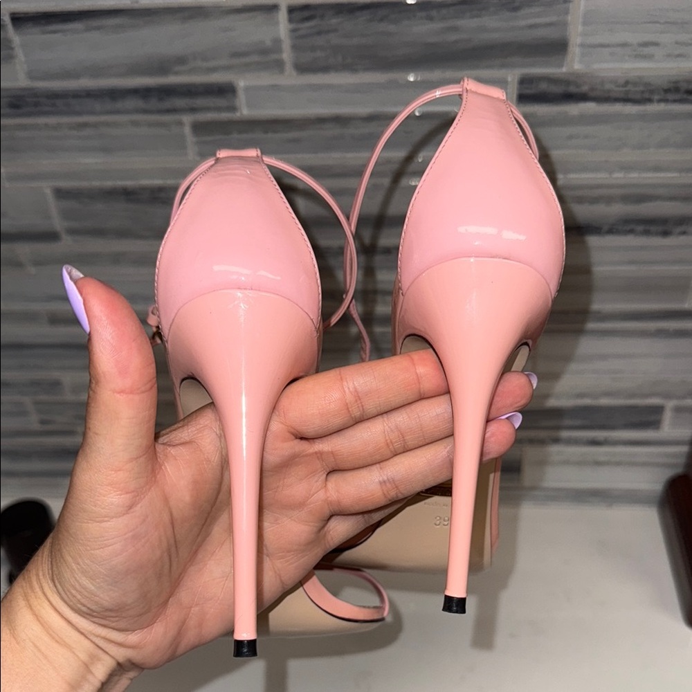 Gucci Pink Patent Leather Ankle Strap Sandals Size 39 ๐ - Picture 9 of 16
